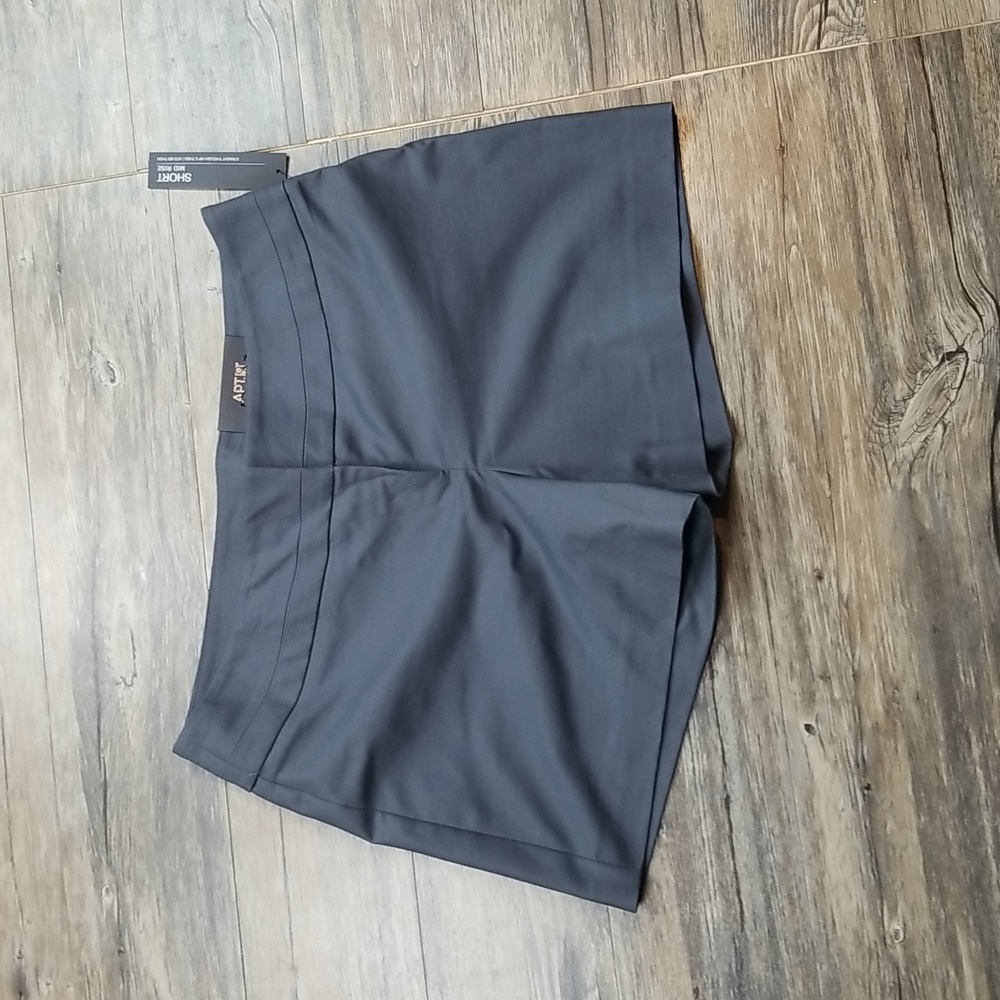 New Apt. 9 shorts, sz 16